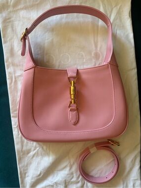 GUCCI Jackie 1961 Small Hobo Bag in Pink leather.
